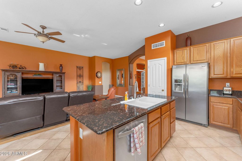 Image 21 of property listing at 11444 S MORNINGSIDE Drive, Goodyear, AZ 85338