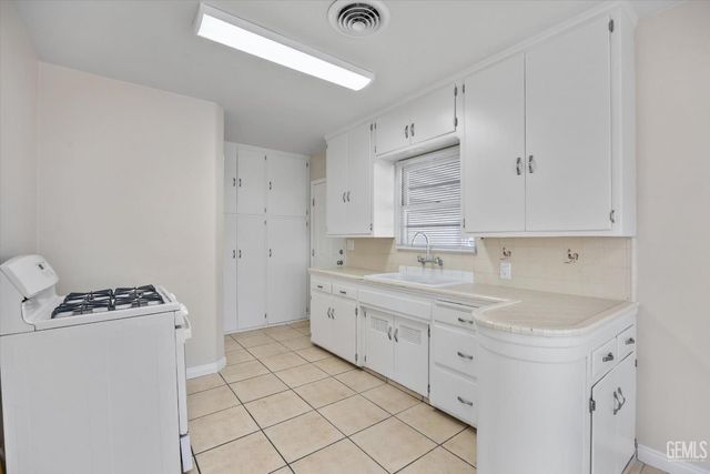 604 Arvin Street, Bakersfield, CA 93308