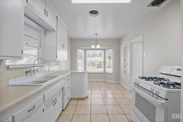 604 Arvin Street, Bakersfield, CA 93308