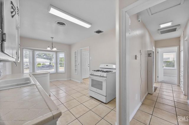 604 Arvin Street, Bakersfield, CA 93308