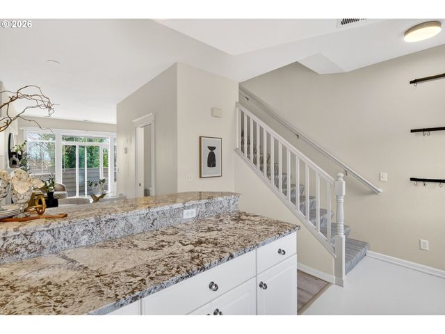 4934 Sw 1ST Ave, Portland, OR 97239