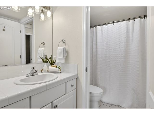 4934 Sw 1ST Ave, Portland, OR 97239