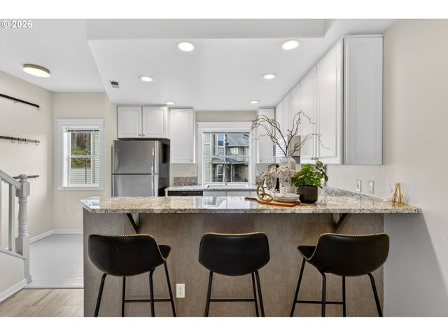 4934 Sw 1ST Ave, Portland, OR 97239