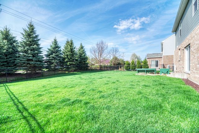 8288 Mulberry Drive, Woodridge, IL 60517