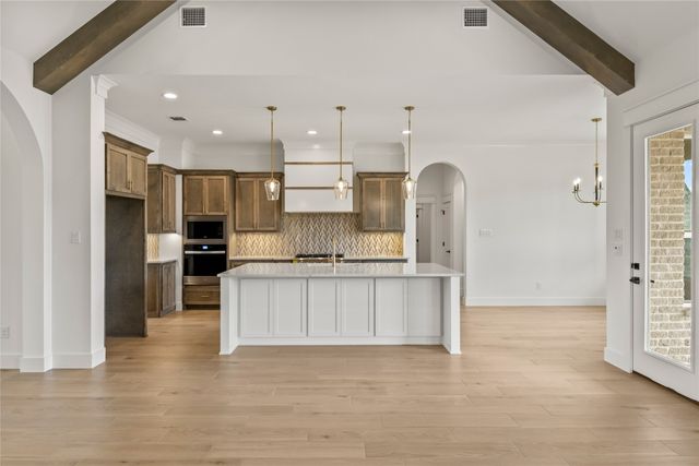 700 Burr Oak Lane, Weatherford, TX 76085