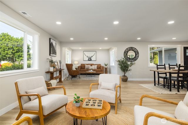 323 W King Tut Road, Bellingham, WA 98226