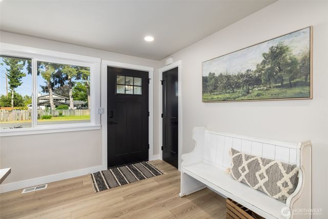 323 W King Tut Road, Bellingham, WA 98226