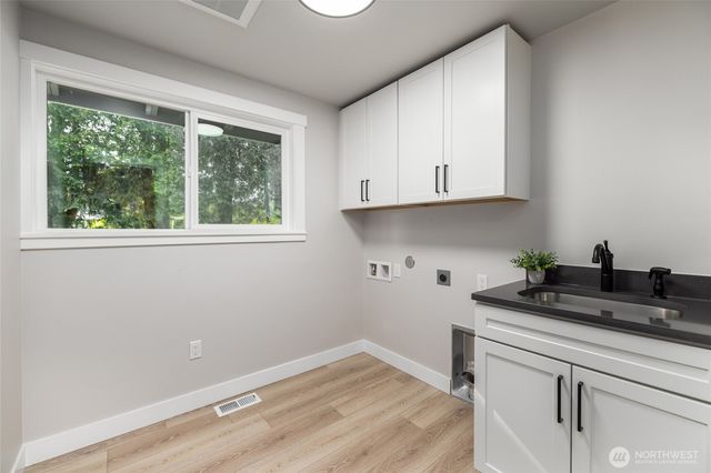 323 W King Tut Road, Bellingham, WA 98226