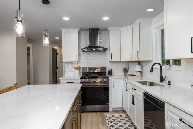 323 W King Tut Road, Bellingham, WA 98226