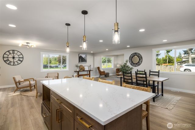323 W King Tut Road, Bellingham, WA 98226