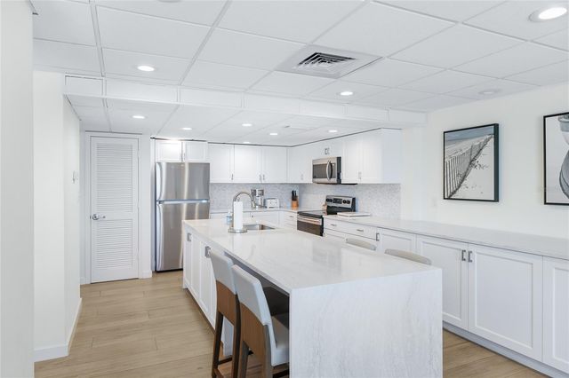 3240 GULF OF MEXICO DRIVE B504, Longboat Key, FL 34228