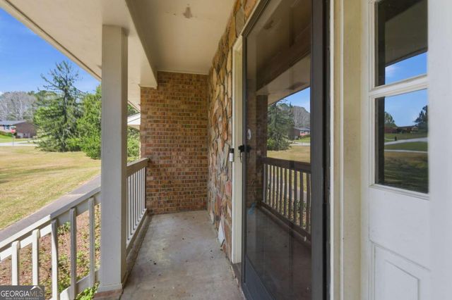 185 Redwood Circle, Fayetteville, GA 30214