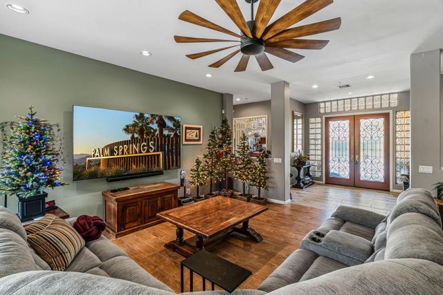 725 W Azalea Circle W, Palm Springs, CA 92264