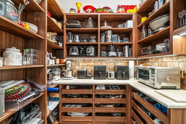 725 W Azalea Circle W, Palm Springs, CA 92264