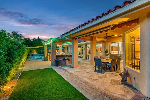 725 W Azalea Circle W, Palm Springs, CA 92264