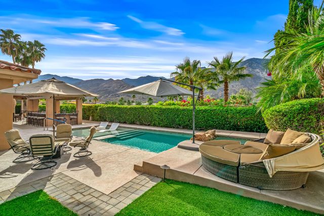 725 W Azalea Circle W, Palm Springs, CA 92264