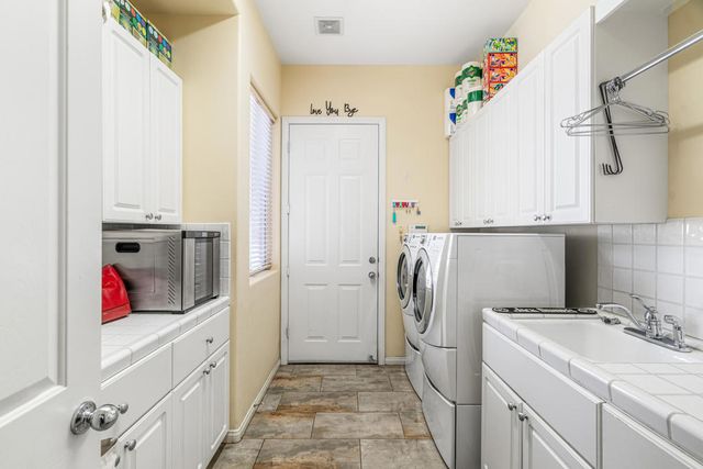 725 W Azalea Circle W, Palm Springs, CA 92264