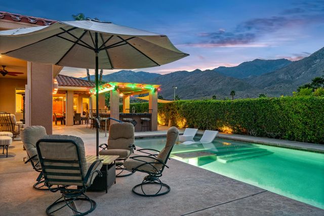 725 W Azalea Circle W, Palm Springs, CA 92264
