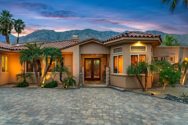 725 W Azalea Circle W, Palm Springs, CA 92264