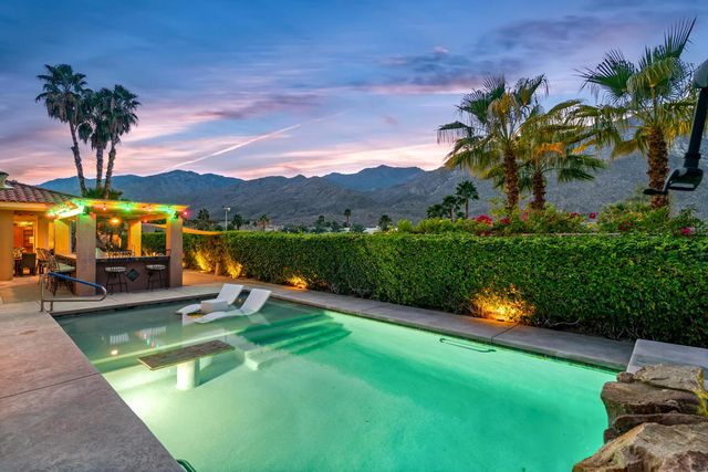 725 W Azalea Circle W, Palm Springs, CA 92264