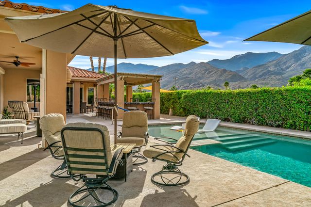 725 W Azalea Circle W, Palm Springs, CA 92264