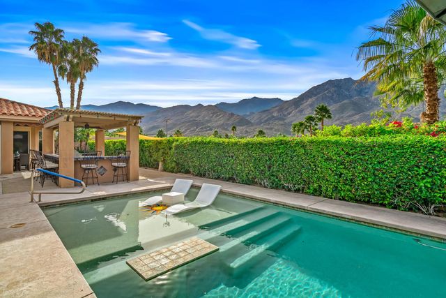 725 W Azalea Circle W, Palm Springs, CA 92264