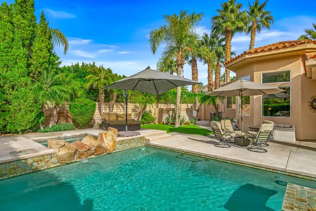 725 W Azalea Circle W, Palm Springs, CA 92264