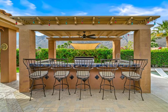 725 W Azalea Circle W, Palm Springs, CA 92264