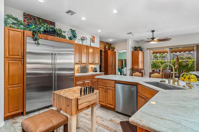 725 W Azalea Circle W, Palm Springs, CA 92264