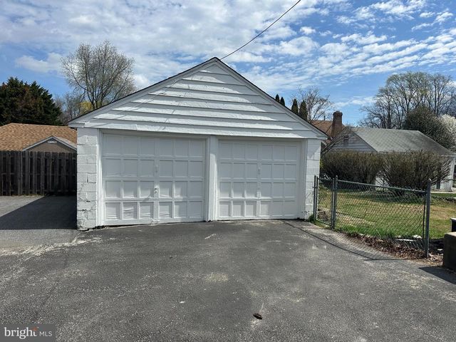 231 E WOODLAND AVE, Springfield, PA 19064