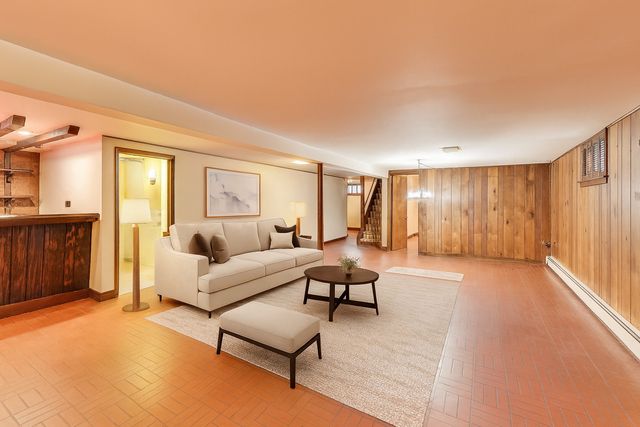 4900 N Ridgewood Avenue, Norridge, IL 60706