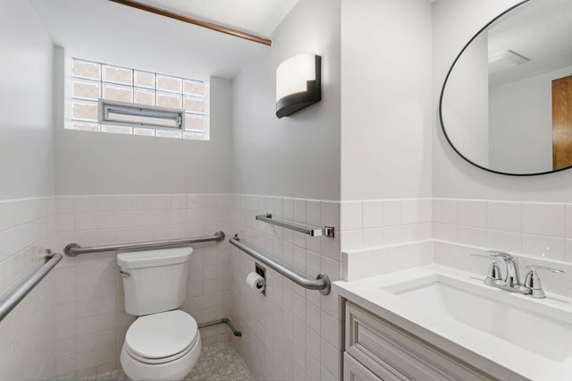 4900 N Ridgewood Avenue, Norridge, IL 60706