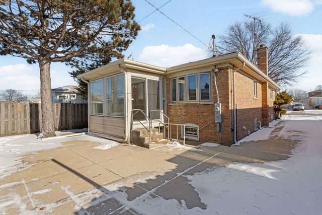 4900 N Ridgewood Avenue, Norridge, IL 60706