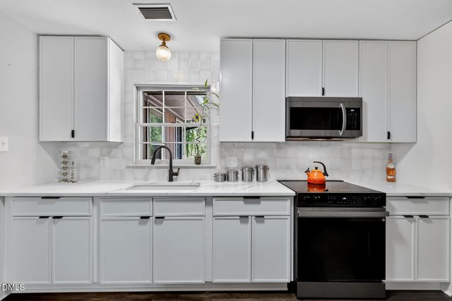 2509 Elderwood Lane, Burlington, NC 27215