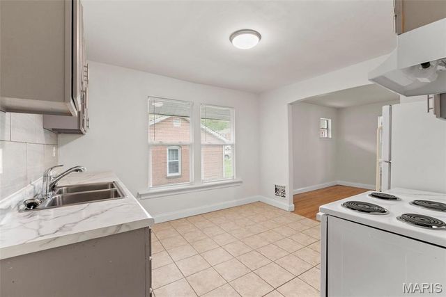 2946 Hilleman Avenue, St Louis, MO 63114