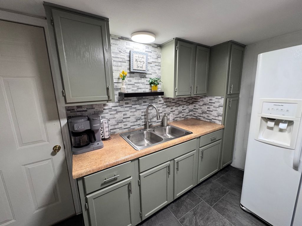 Image 20 of property listing at 203 W Poplar Street, Odin, IL 62870