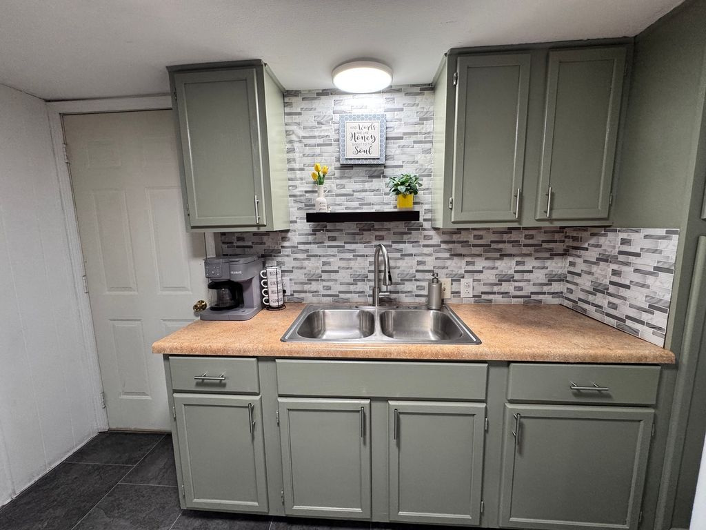 Image 21 of property listing at 203 W Poplar Street, Odin, IL 62870