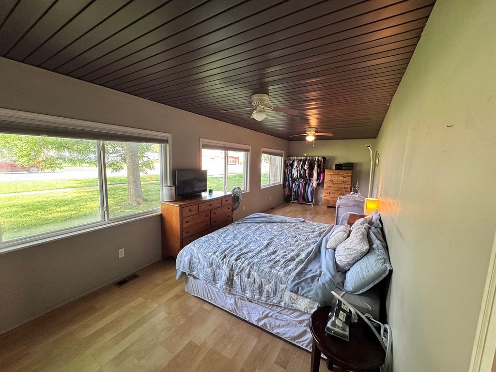 Image 35 of property listing at 203 W Poplar Street, Odin, IL 62870