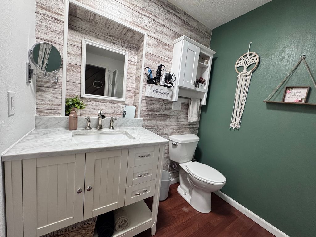 Image 40 of property listing at 203 W Poplar Street, Odin, IL 62870