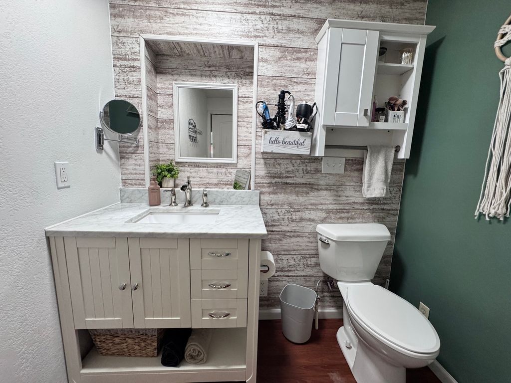 Image 44 of property listing at 203 W Poplar Street, Odin, IL 62870