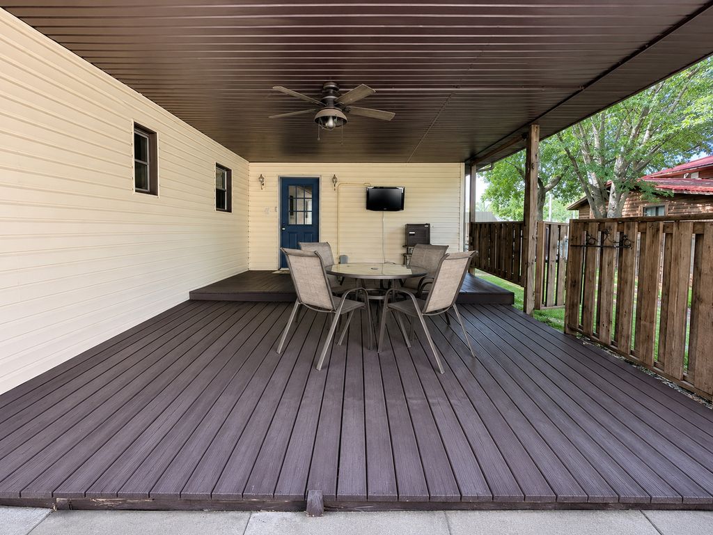 Image 46 of property listing at 203 W Poplar Street, Odin, IL 62870