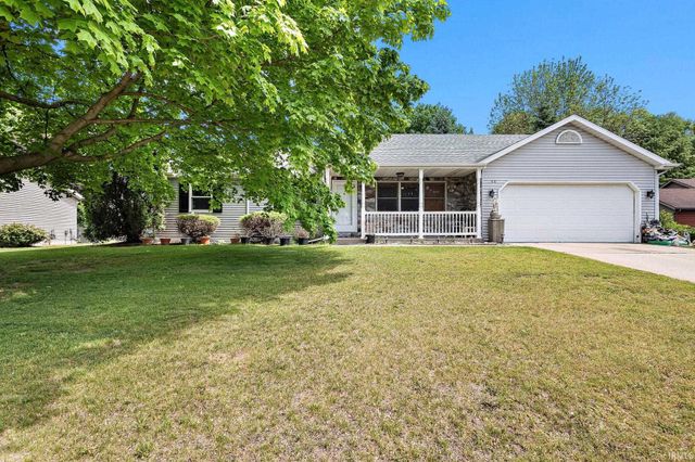 608 Fieldstone Lane, Middlebury, IN 46540