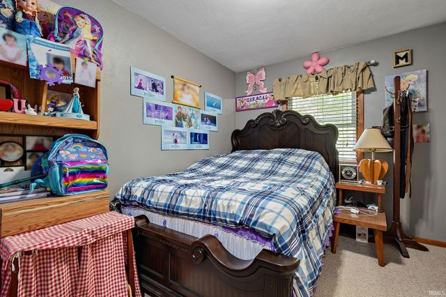 608 Fieldstone Lane, Middlebury, IN 46540