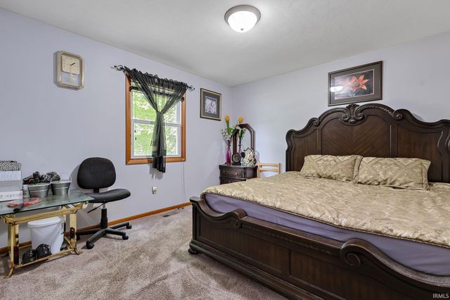 608 Fieldstone Lane, Middlebury, IN 46540