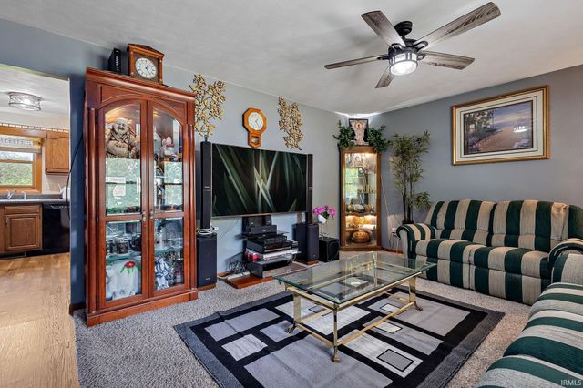 608 Fieldstone Lane, Middlebury, IN 46540