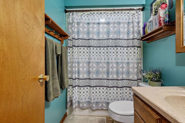 608 Fieldstone Lane, Middlebury, IN 46540