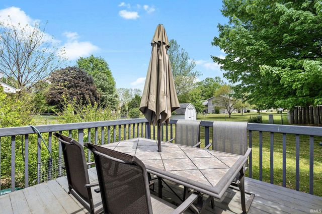 608 Fieldstone Lane, Middlebury, IN 46540