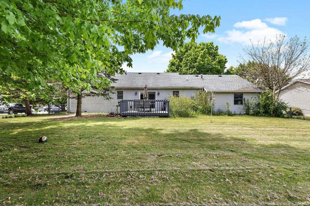 608 Fieldstone Lane, Middlebury, IN 46540