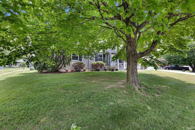 608 Fieldstone Lane, Middlebury, IN 46540