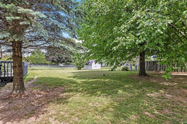 608 Fieldstone Lane, Middlebury, IN 46540